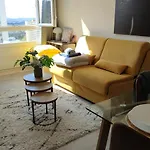 - Clim - Wifi -cuisine Privatif - Parking Privé - Salle De Bain Commune- Balcon * Nîmes
