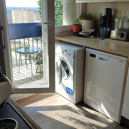 Apartment Confort - Clim- Salle De Bain Commune Nimes