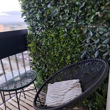 - Clim - Wifi -cuisine Privatif - Parking Prive - Salle De Bain Commune- Balcon Apartment *