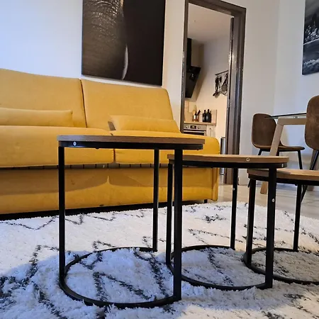 Apartment - Clim - Wifi -cuisine Privatif - Parking Prive - Salle De Bain Commune- Balcon