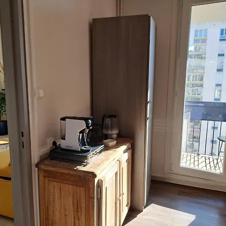 - Clim - Wifi -cuisine Privatif - Parking Prive - Salle De Bain Commune- Balcon Apartment *