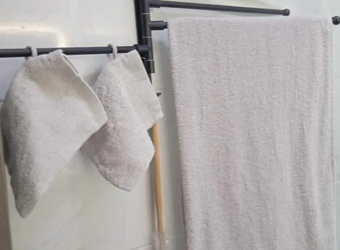 Appartement - Clim - Wifi -cuisine Privatif - Parking Privé - Salle De Bain Commune- Balcon Nîmes