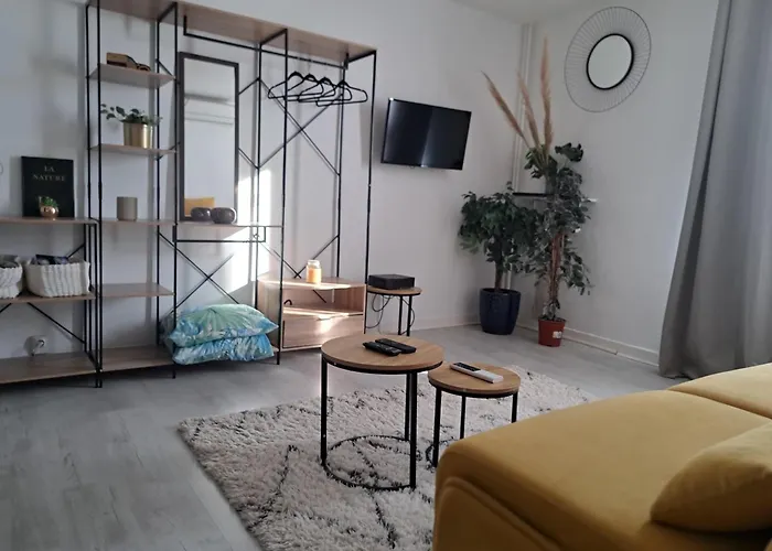 Daire - Clim - Wifi -cuisine Privatif - Parking Prive - Salle De Bain Commune- Balcon *