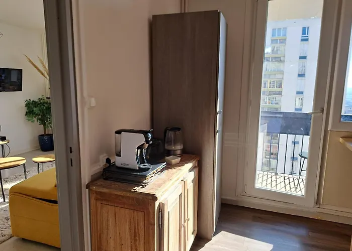 - Clim - Wifi -cuisine Privatif - Parking Prive - Salle De Bain Commune- Balcon Daire *